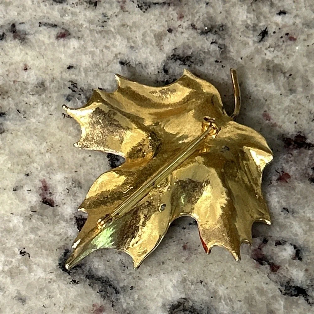 Leaf Maple Leaf Brown Orange Tone‎ Enamel Vintage Gold Brooch Pin H1